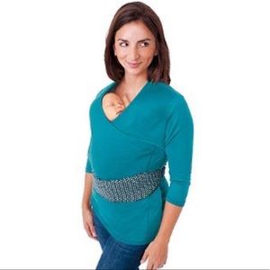 Nuroo pocket infant wearing long sleeve top - S/M